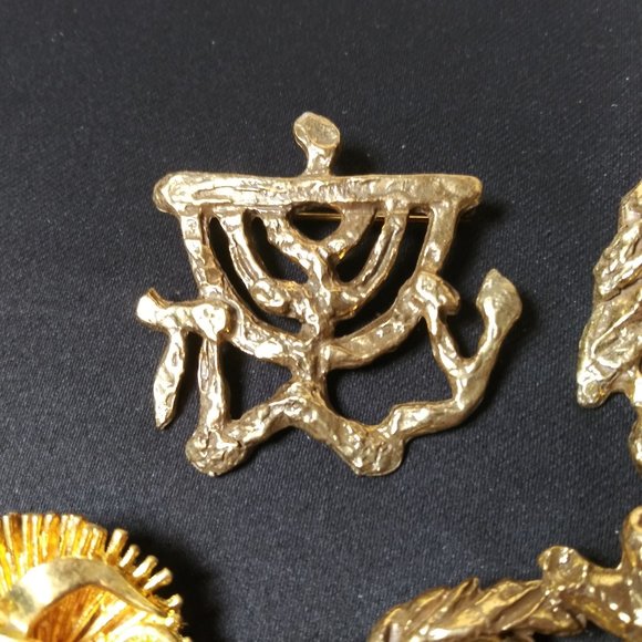 Judaica Art Set of 5 Brooches Signed - Picture 6 of 16